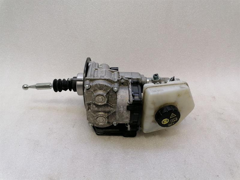 Porsche Panamera Porsche Panamera 971 Brake Servo 971614105AA Brake Booster Body type: Hatchback
Fuel: Petrol