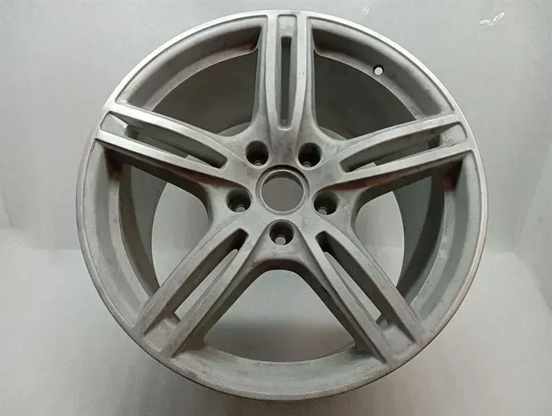 Porsche Panamera Porsche Panamera 971 Alloy Wheel 971601025H Alloy Wheel Body type: Hatchback
Fuel: Petrol