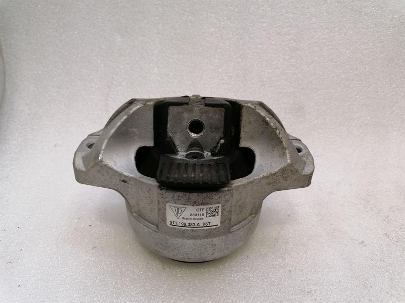Porsche Panamera PORSCHE Panamera 971 Engine mount 971199383A Motorhalter DEFECT Body type: Hatchback
Fuel: Petrol