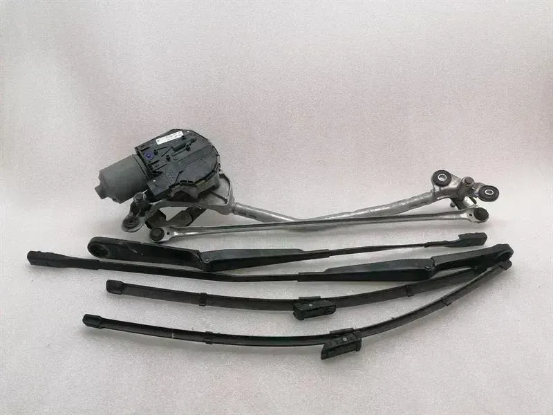 Porsche Panamera Porsche Panamera 971 front Wiper engine 971955024A wiper motor front RHD Body type: Hatchback
Fuel: Petrol