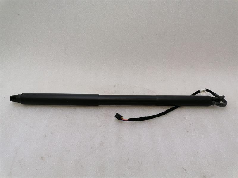 Porsche Panamera Porsche Panamera 971 boat lid strut 971827851E gas pressure damper tailgate Body type: Hatchback
Fuel: Petrol