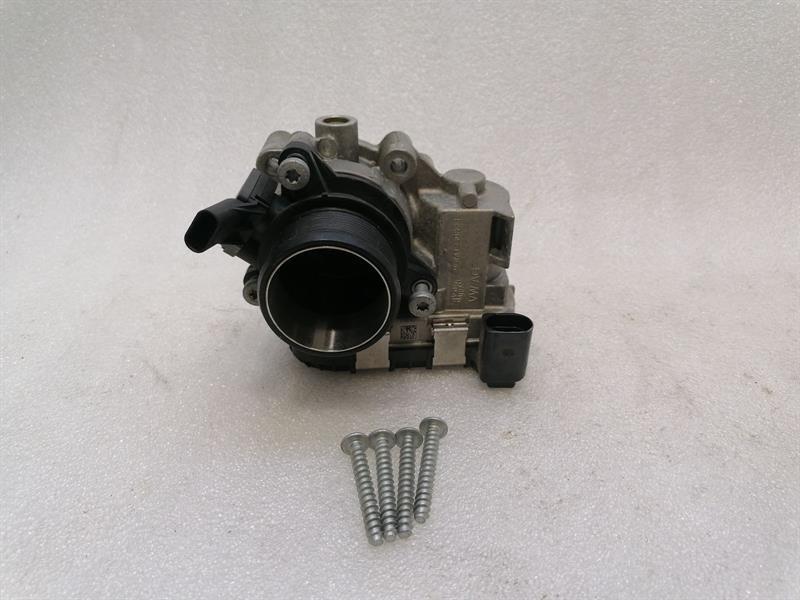 Porsche Panamera Porsche Panamera 971 Throttle Body 06M133062J Throttle Body type: Hatchback
Fuel: Petrol