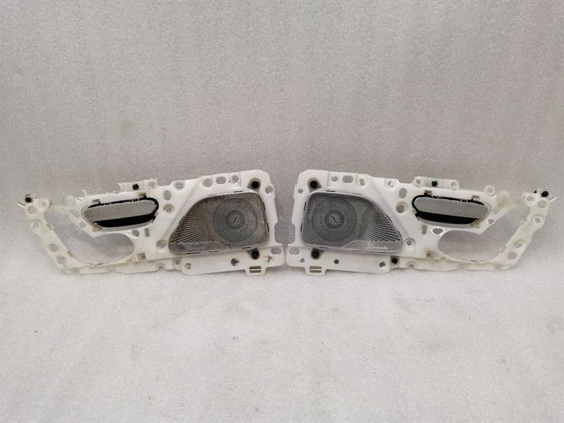 Mercedes-Benz A (W176) Mercedes S-Class W222 Speaker Set A2228208002 Speaker Set BURMESTER Body type: Saloon
Fuel: Diesel