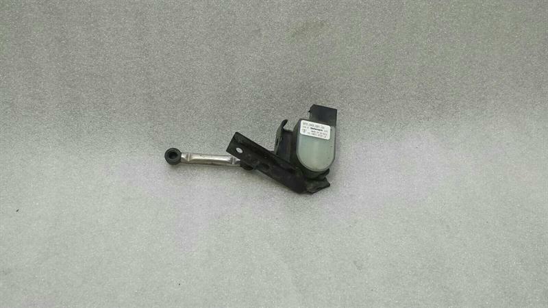 Porsche Panamera Porsche Panamera 970 Front Left Xenon Level Sensor 97034302103 Level Sensor VL Body type: Saloon
Fuel: Diesel