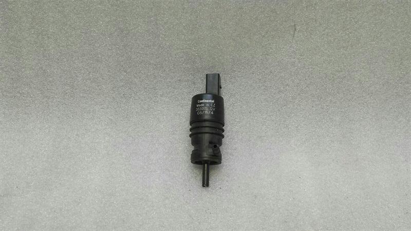 Porsche Panamera Porsche Panamera 970 washer fluid pump 3020175 washer water pump
