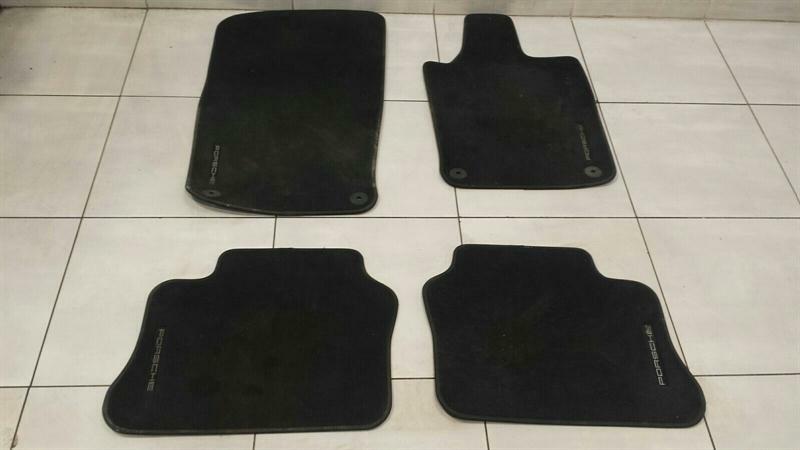 Porsche Panamera Porsche Panamera 970 RHD floor mats set right handlebar Body type: Saloon
Fuel: Diesel