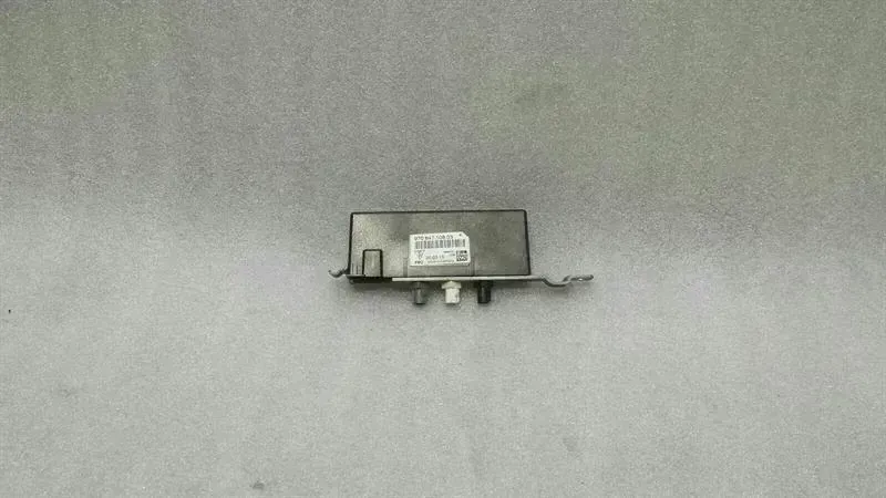 Porsche Panamera Porsche Panamera 970 Aerial / Antenna 97064710803 Antenna Body type: Saloon
Fuel: Diesel