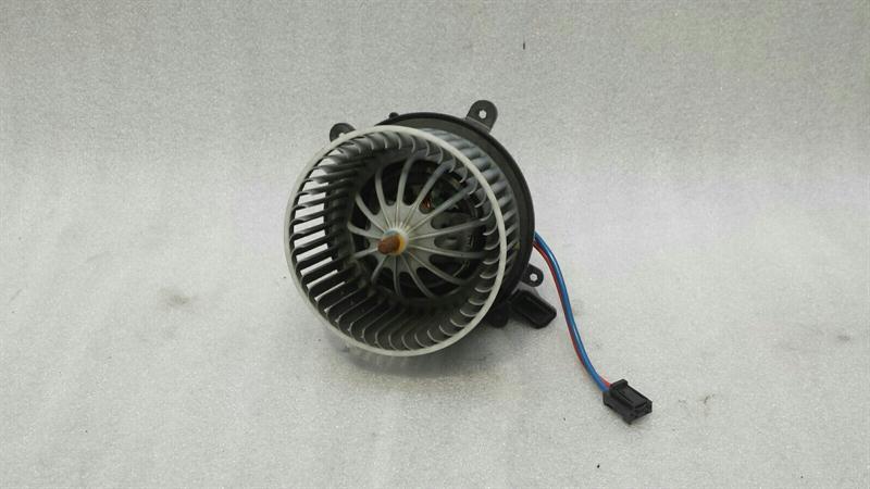 Porsche Panamera Porsche Panamera 970 RHD Heater Blower 97057391100 Right Handlebar Body type: Saloon
Fuel: Diesel