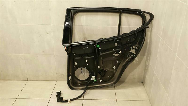 Porsche Panamera Porsche Panamera 970 left rear door winder 97053620100 window regulator rear left Body type: Saloon
Fuel: Diesel
