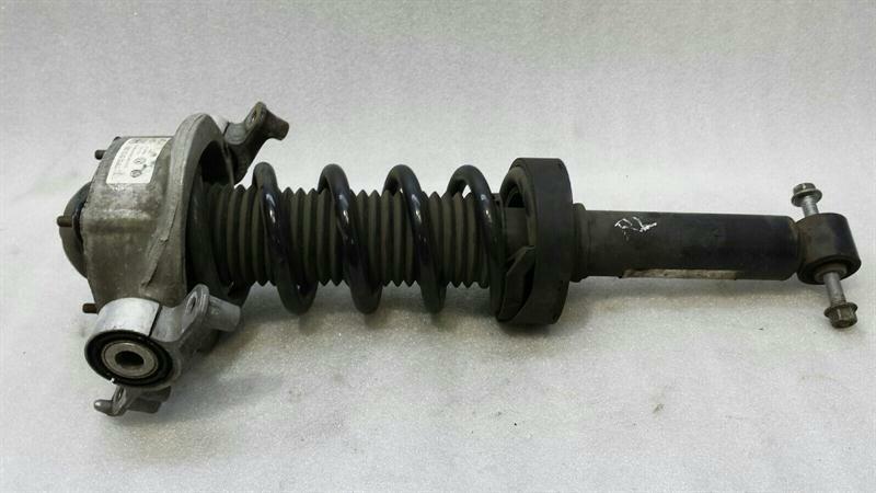 Porsche Cayenne Porsche Cayenne 958 92A shock absorber RLH 95833305100 shock absorber rear left Body type: SUV
Fuel: Diesel