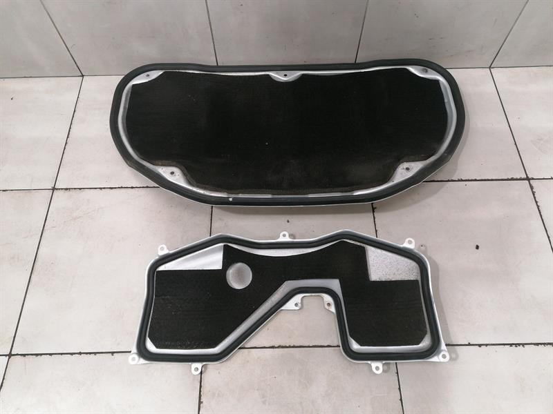 Porsche Boxster (987) Porsche Boxster 987 Engine Cover 98751321101 Engine Cover Body type: Convertible
Fuel: Petrol