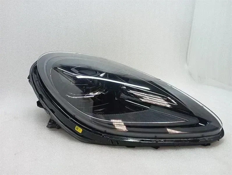 Porsche Macan Right Headlamp