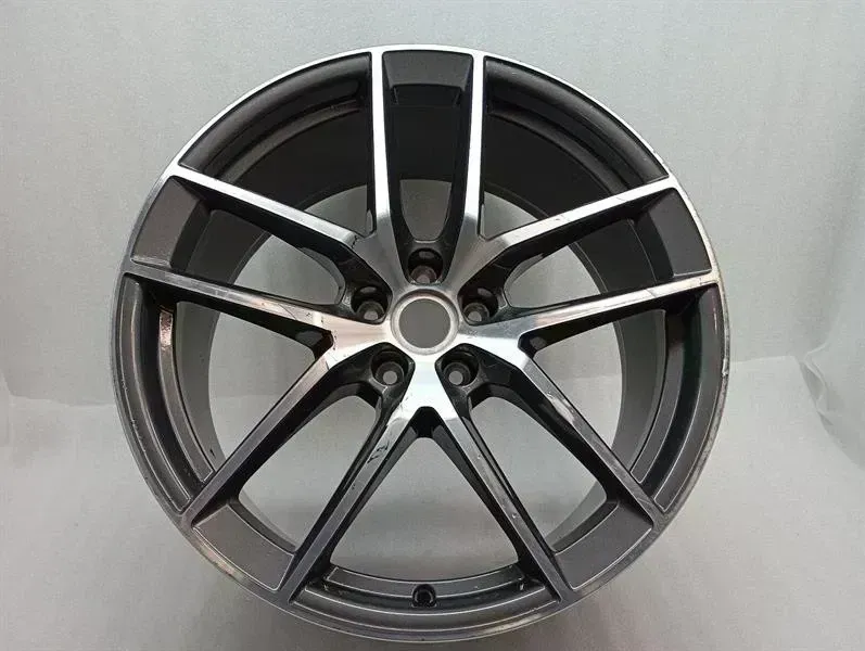 Porsche Macan Porsche Macan 95B Alloy Wheel 95B601025EJ Alloy Wheel 9.0Jx20 ET26 Body type: SUV
Fuel: Petrol
