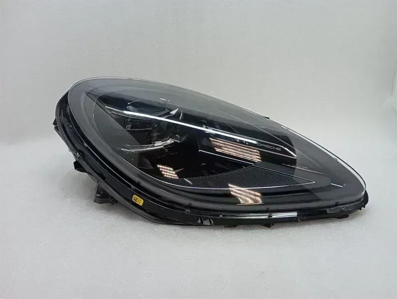 Porsche Macan Right Headlamp