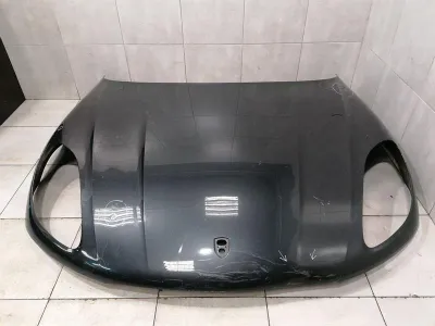 Porsche Macan 95B капак на двигателя 95B823031 Дефекти на капака на двигателя
