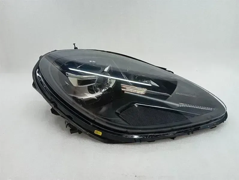 Porsche Macan Right Headlamp Porsche Macan 95B Right Headlight 95B941010AQ S...