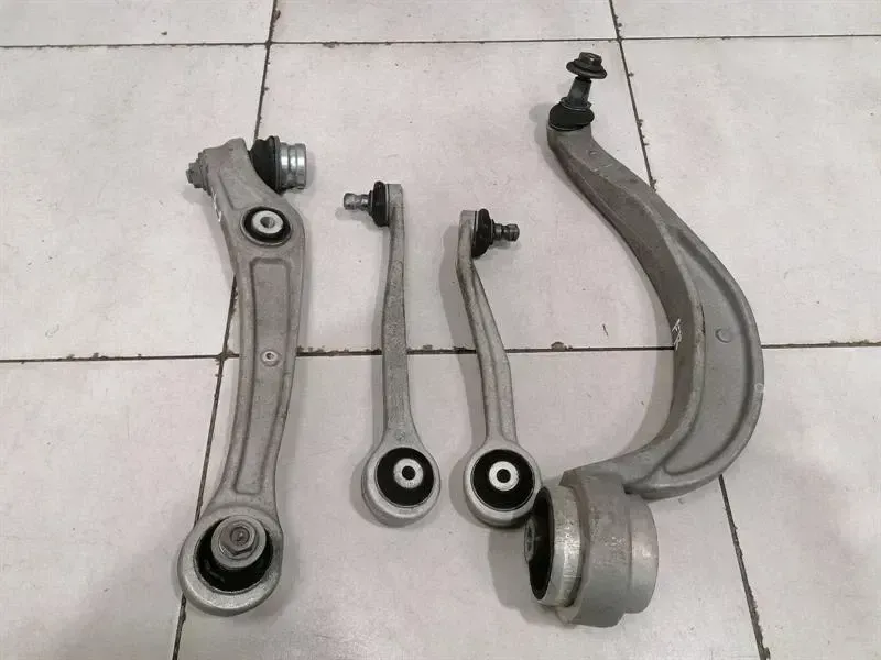 Porsche Macan Right Front Hub