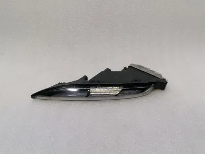 Porsche Macan 95B DRL running light 95B953081B bracket defect daytime running light