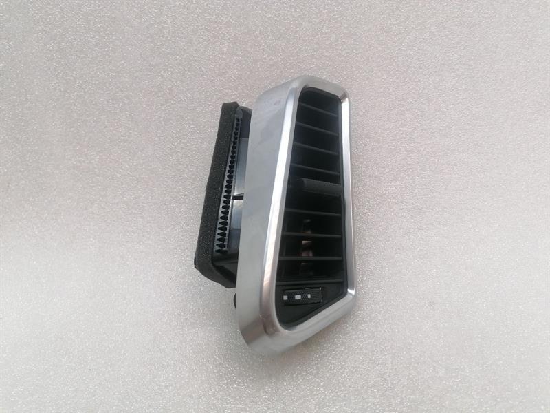 Porsche Panamera Porsche Panamera 971 Air Vent 971819204C Ventilation Nozzle Vent Grille Right Right Body type: Hatchback
Fuel: Petrol