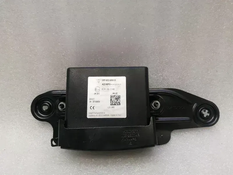 Porsche 911 (991) Porsche Cayman 718 991 electronic module 7PP035620CD control unit VTS COMFORT 982 Body type: Coupe
Fuel: Petrol