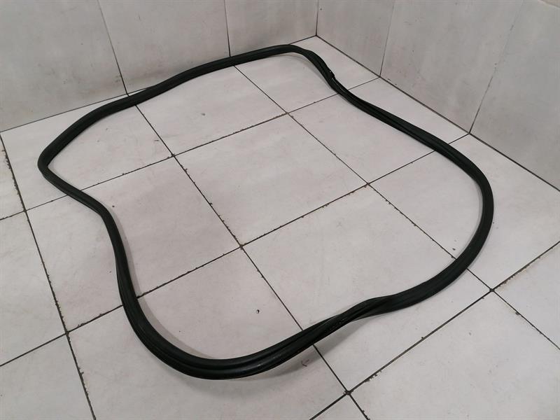Porsche Boxster (981) Door Seal Porsche Cayman 718 rear lid seal 98151261101 re...