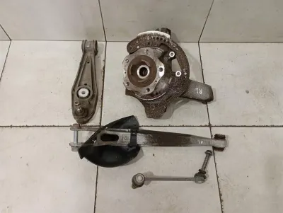 Ensemble de moyeu arrière gauche Porsche Cayman 718 982505051A Boîtier de roulement de roue arrière gauche