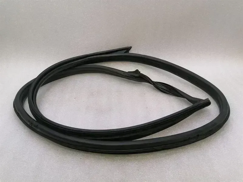Porsche Boxster (981) Door Seal Porsche Cayman 718 Door Seal 98153707602 Right ...