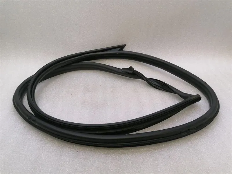 Porsche Cayman 718 Door Seal 98153707602 Right Door Seals