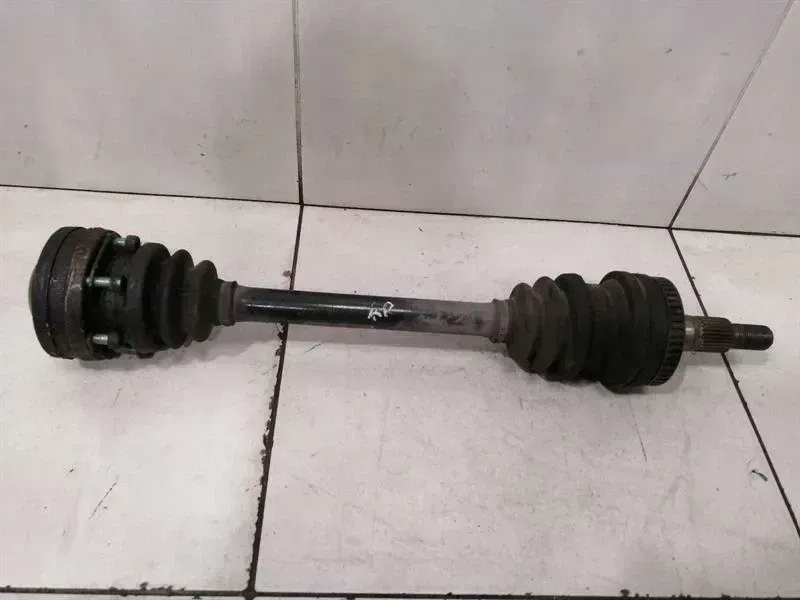 Porsche Boxster (986) Porsche Boxster 986 Drive Shaft Rear Right 98633202408 RRH Drive Shaft Body type: Convertible
Fuel: Petrol