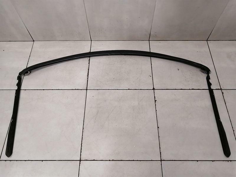 Porsche Boxster (986) Porsche Boxster 986 Windshield Seal 98653707701 Windshield Rubber Body type: Convertible
Fuel: Petrol