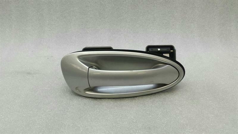 Porsche 911 (996) Porsche Boxster 987 997 right door handle 99753706200 door handle right Body type: Convertible
Fuel: Petrol