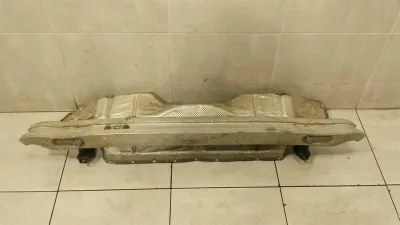 Porsche Boxster 987 aizmugurējā bufera sija 98750524104 aizmugurējā bufera turētājs