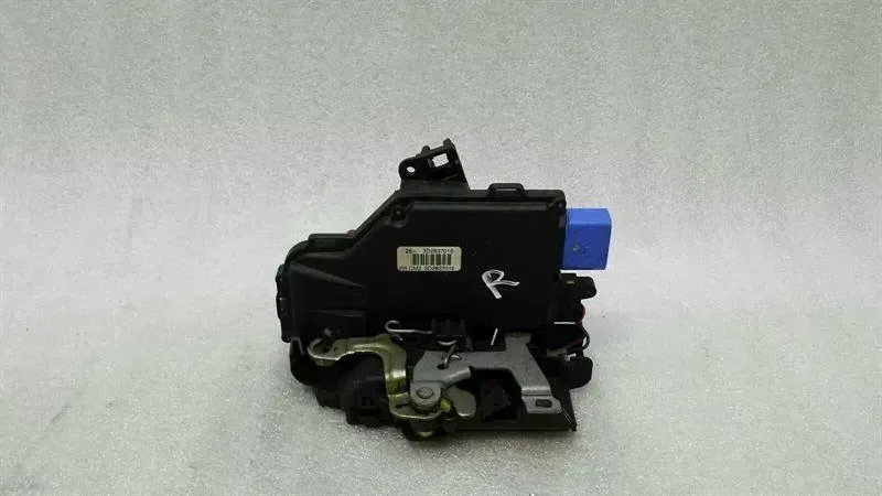 Porsche Boxster (987) Door lock Porsche Boxster 987 RHD right door lock 3D28370...