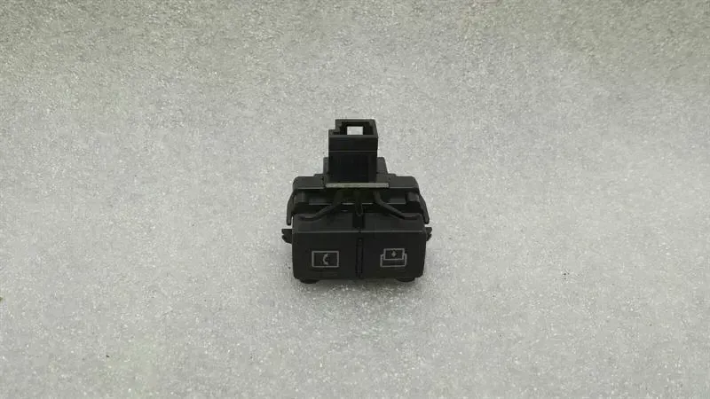 Mercedes-Benz A (W169) Mercedes C Class W204 Monitor Switch A2048702851 Screen Switch Screen Body type: Saloon
Fuel: Diesel