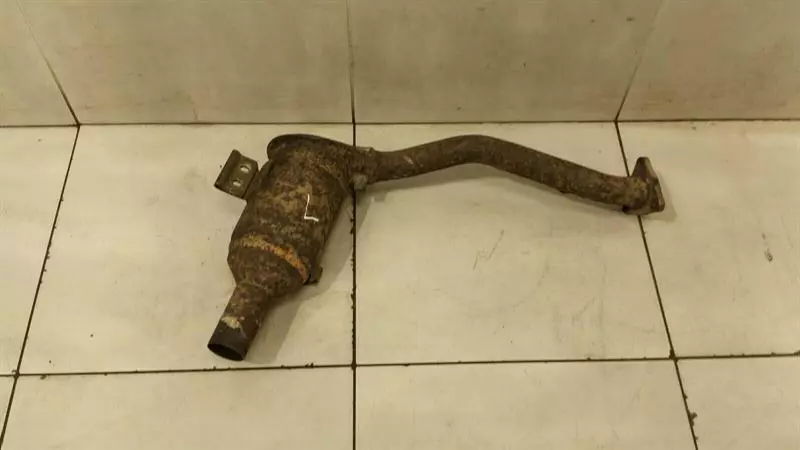 Porsche Boxster (986) Catalytic Convertor Porsche Boxster 986 Left Catalytic Converter 99...