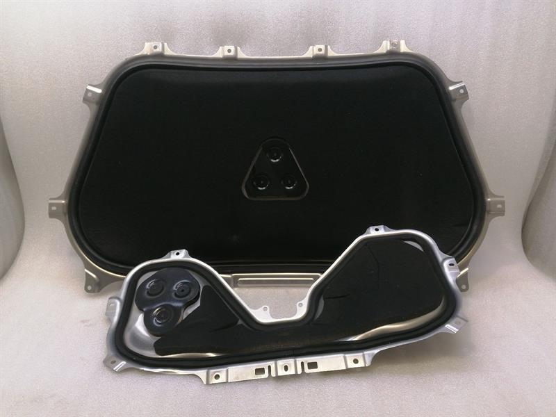 Porsche Boxster (981) Moottori muovikansi Porsche Boxster 718 982827015A Engine Bay Cover...