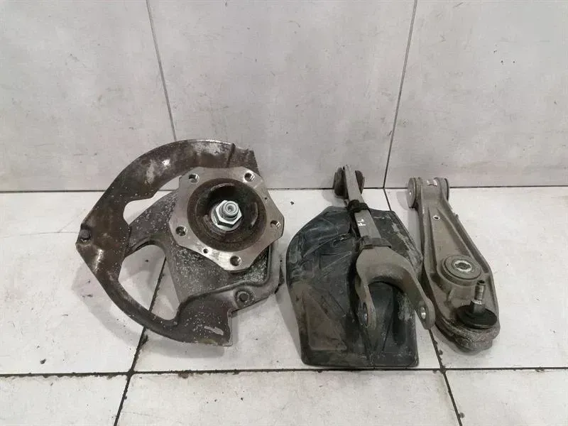 Porsche Boxster (981) Left Front Hub
