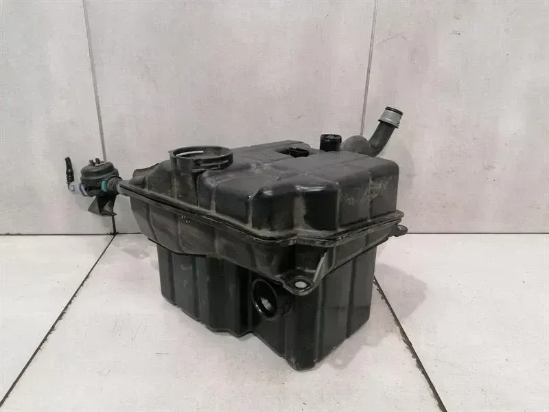 Porsche Boxster (981) Expansion Tank Porsche Boxster 718 expansion tank 982121407C e...