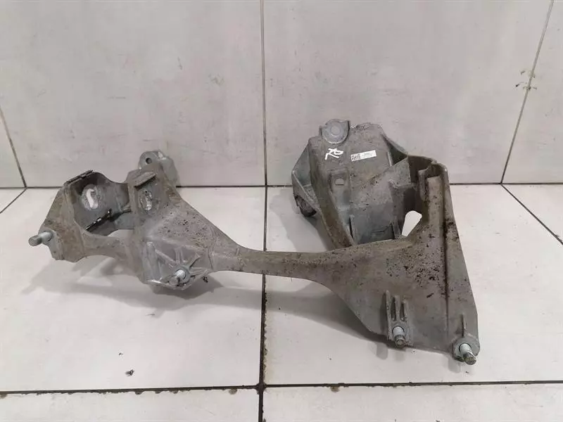 Porsche Boxster (981) Beam / Subframe Rear Porsche Boxster 718 subframe rear 98133105106 a...
