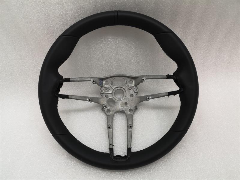 Porsche 911 (991) Porsche Steering Wheel 992 Steering Wheel GT3 Porsche GT SPORT SMALL DIAMETER Body type: Coupe
Fuel: Petrol