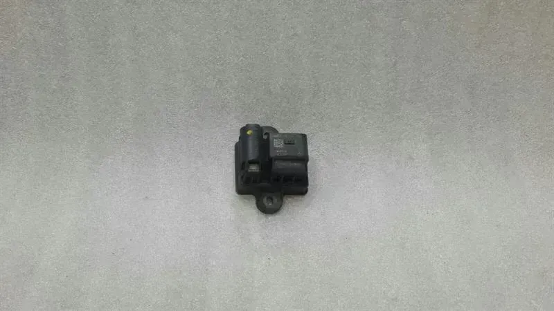 Mercedes-Benz C (W204) Glow plug relay (diesel)
