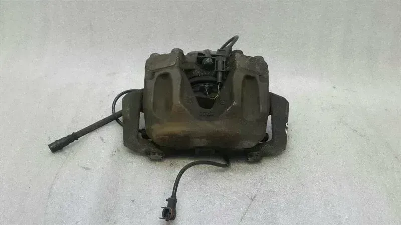 Mercedes-Benz C (W204) Right Front Calliper
