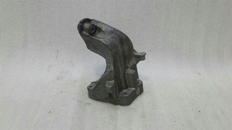 Mercedes-Benz C (W204) Engine Mount