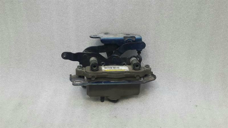 Mercedes-Benz C (W204) Bonnet Hinge LHS