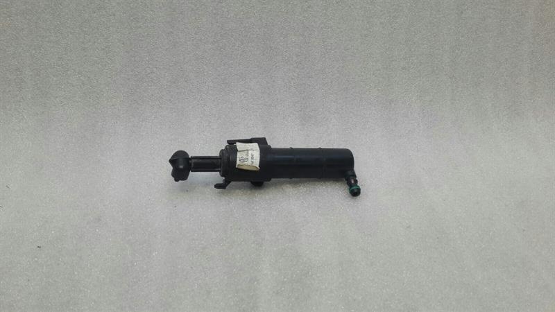 Mercedes-Benz C (W204) Hedlamp washer jet