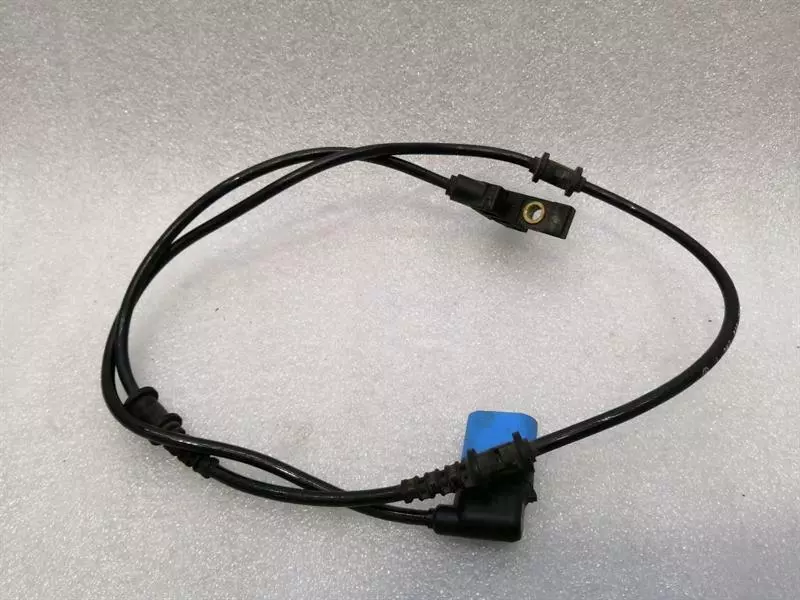 Mercedes-Benz A (W176) Mercedes C Class W205 Brake Wear Sensor A2055403406 Brake Sensor Body type: Saloon
Fuel: Hybrid