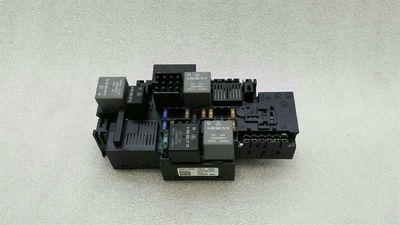 Mercedes C klases W205 drošinātāju kārba A2229063302 drošinātāju kārba