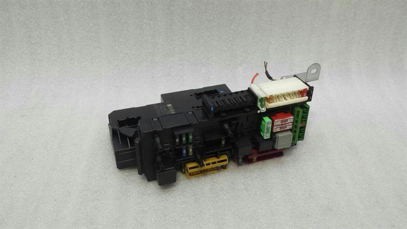 Mercedes-Benz SLK (R172) Mercedes SLK R172 Fuse Box A1729060005 Fuse Box SAM Body type: Convertible
Fuel: Diesel