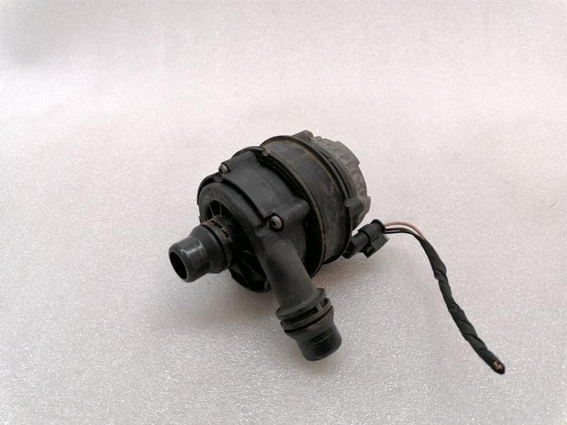 Mercedes-Benz A (W176) Дополнит. насос (турбо охлаждение) Mercedes C Class W205 Additional Cooling Pump A...