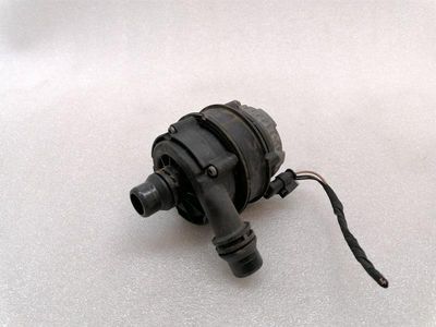 Mercedes C Klasa W205 Dodatkowa pompa chłodzenia A0005002686 Pompa płynu chłodzącego